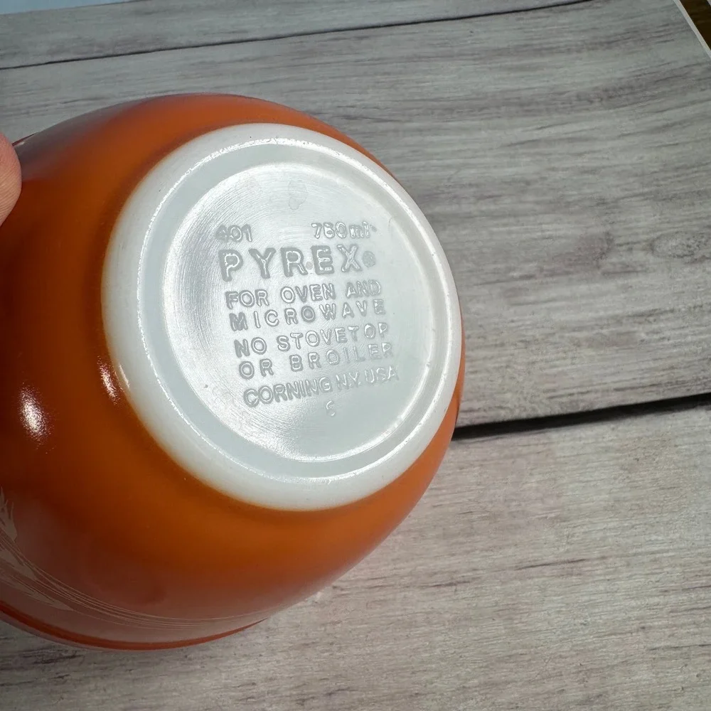 Pyrex Mixing Bowl 401 750ml Orange Autumn Harvest Wheat Vintage MCM Kitchenware